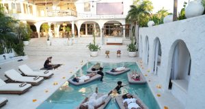 Hotel Sages Perkenalkan Floating Sound Bath di Bali, Hadirkan Pengalaman Meditatif Penuh Keheningan Hotel Sages Perkenalkan Floating Sound Bath di Bali