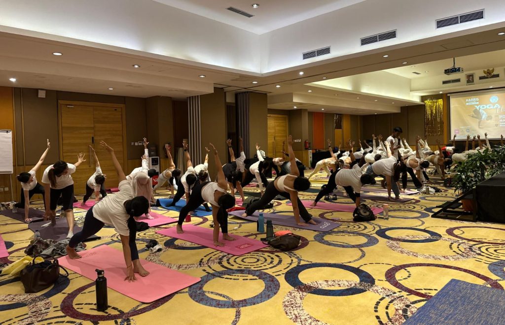 HARRIS Hotel Denpasar dan HARRIS Hotel Riverview Gelar Yoga untuk Dukung Gaya Hidup Sehat