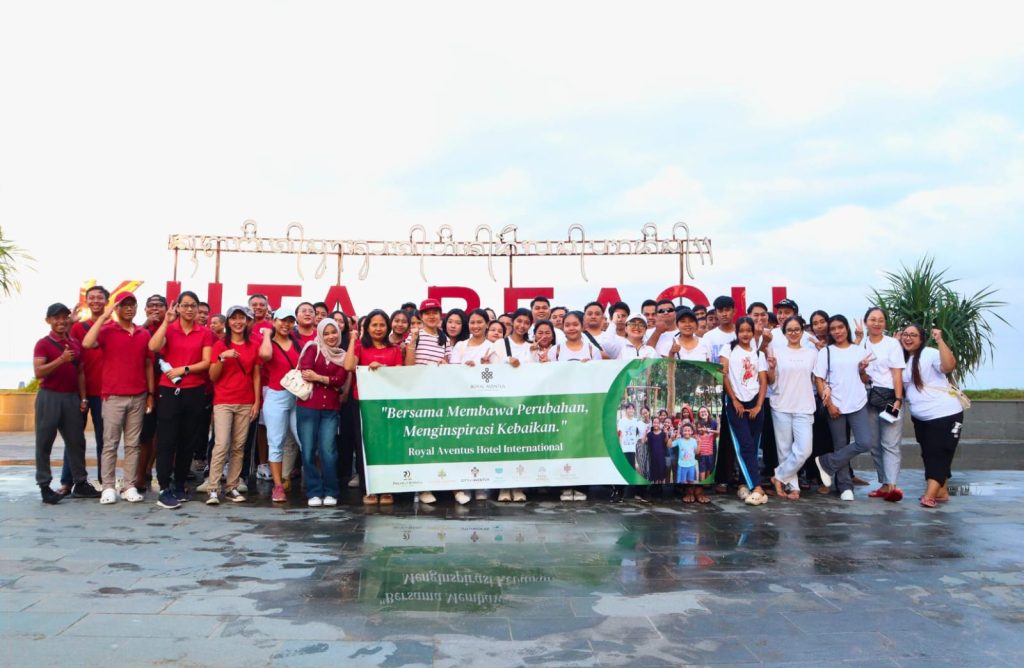 Royal Aventus Hotels International Gelar Aksi CSR di Pantai Kuta