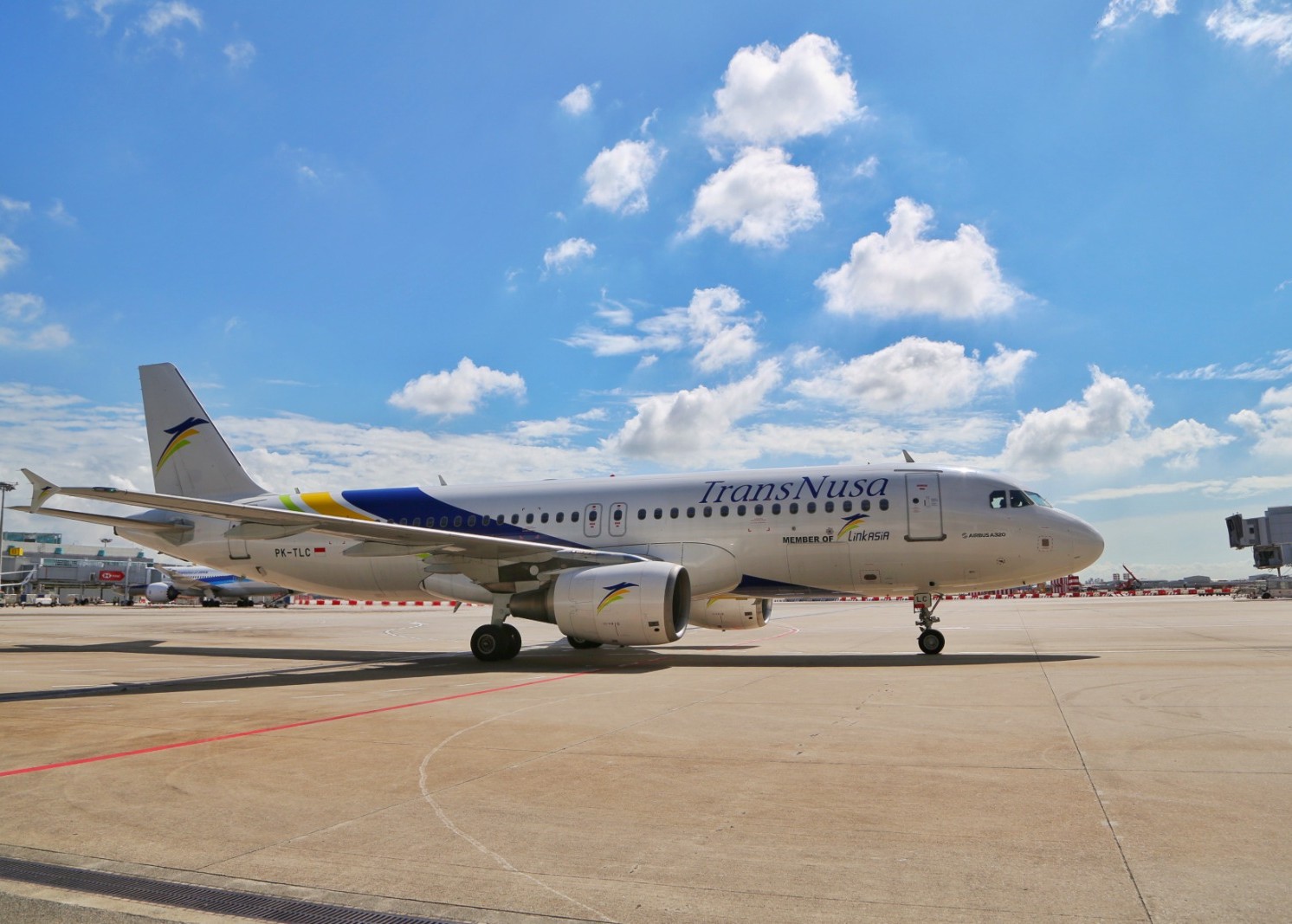 TransNusa Airbus A320 TransNusa Hubungkan Dua Destinasi Wisata Kelas Dunia Melalui Peluncuran Rute Penerbangan Baru Bali–Phuket
