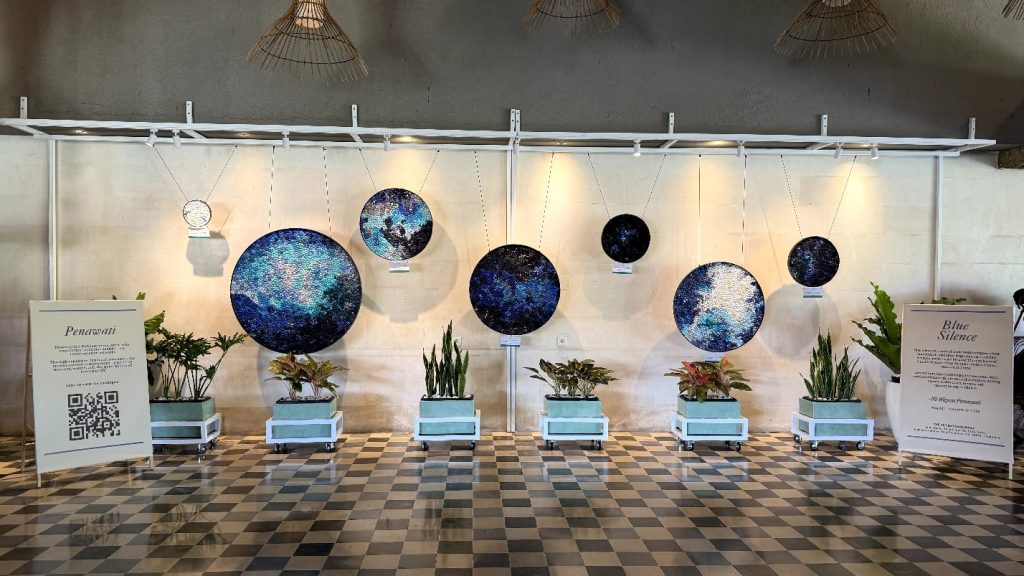 THE 1O1 Bali Oasis Sanur Hadirkan Pameran Seni Tekstil Karya Seniman Bali Penawati