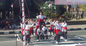 27 Regu SMKN 4 Bangli Unjuk Kebolehan di Gerak Jalan Kreasi 27 Regu SMKN 4 Bangli Unjuk Kebolehan di Gerak Jalan Kreasi