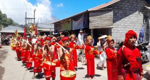 Ribuan Krama Adat Songan Ikuti Prosesi Nyenuk di Pura Hulundanu Batur