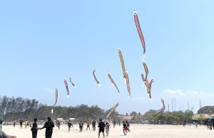 763 Layangan Ramaikan Hari Pertama Denpasar Kite Festival ke-10 di Pantai Mertasari Sanur 763 Layangan Ramaikan Hari Pertama Denpasar Kite Festival ke-10 di Pantai Mertasari Sanur