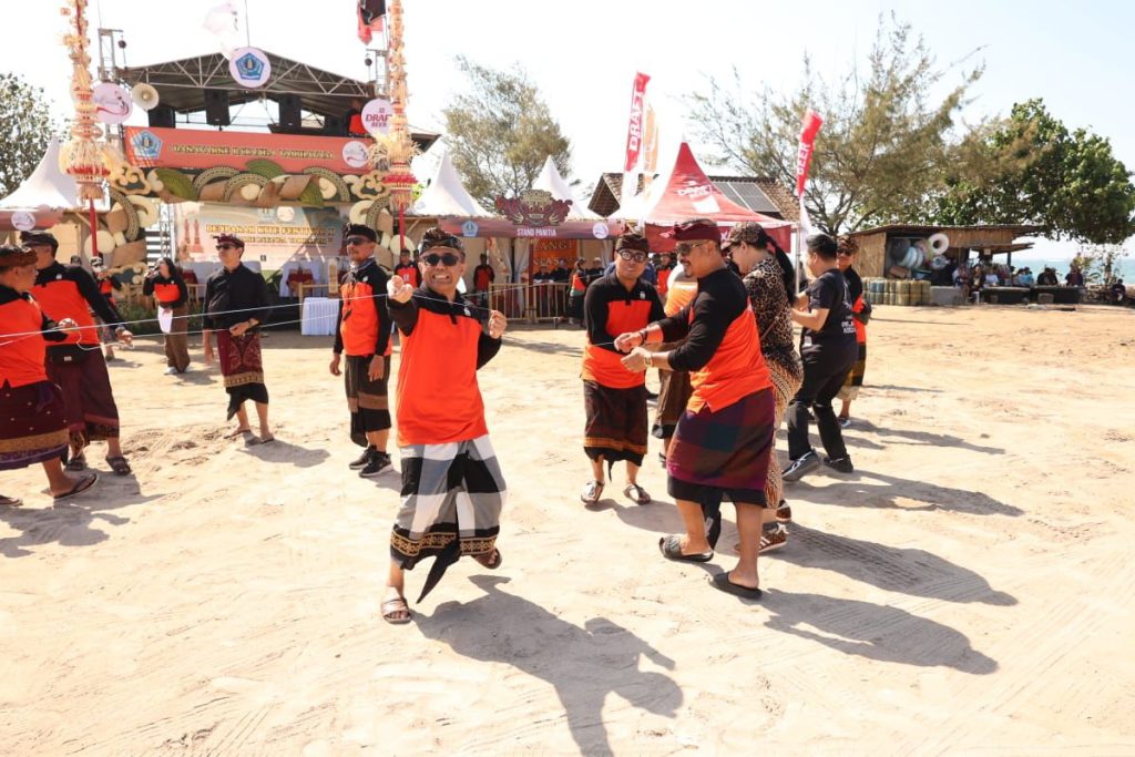 Walikota Denpasar IGN Jayanegara membuka Denpasar Kita Festival ke -10 tahun 2026.