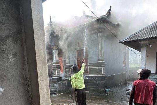 Api Lahap Rumah Warga di Kintamani, Kerugian Capai Rp 600 Juta Api Lahap Rumah Warga di Kintamani, Kerugian Capai Rp 600 Juta