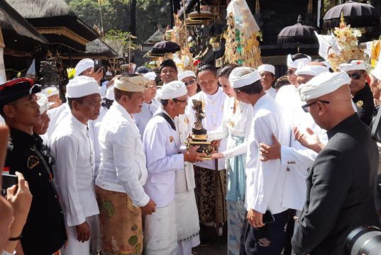 Menteri Pariwisata Hadiri Penyineban Karya Agung Panca Wali Krama di Pura Hulundanu Batur Menteri Pariwisata Hadiri Penyineban Karya Agung Panca Wali Krama di Pura Hulundanu Batur