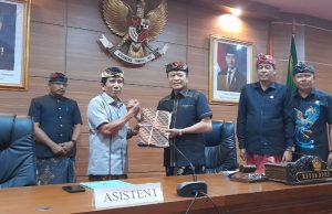 DPRD Bangli Dorong Akses Pembiayaan UMKM Rapat Paripurna pembahasan tiga Ranperda di DPRD Bangli, Kamis (22/10/2026).